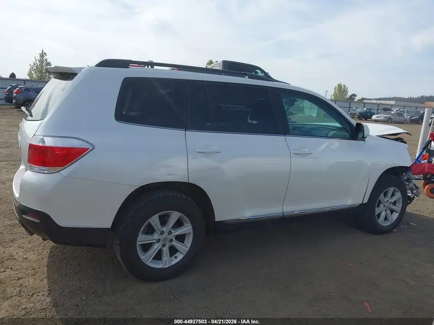 2013 TOYOTA HIGHLANDER SE V6