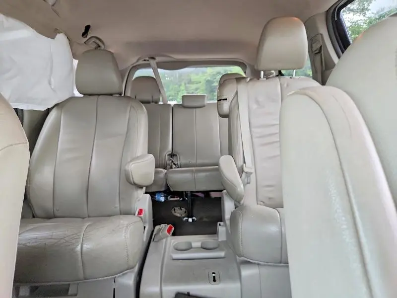 2012 TOYOTA SIENNA XLE 8-PASSENGER  