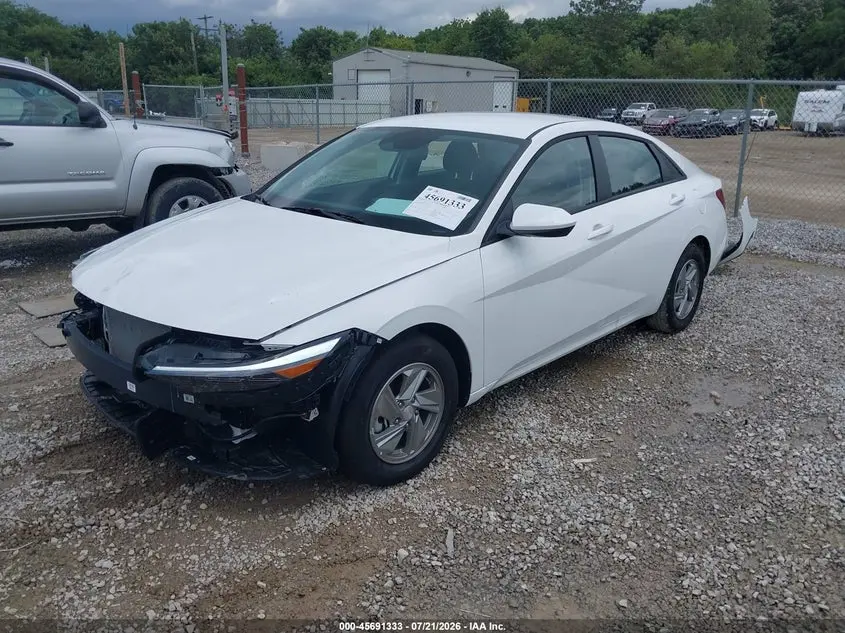 2026 HYUNDAI ELANTRA SE