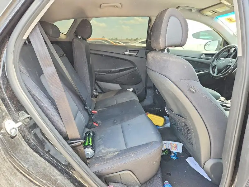 2018 HYUNDAI TUCSON SE  