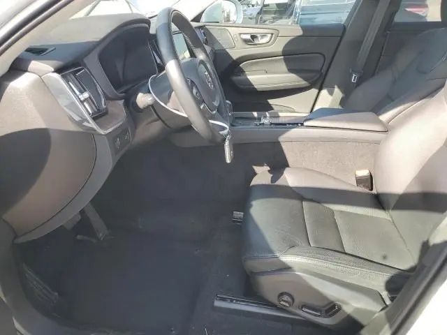 2021 VOLVO XC60 T5 MOMENTUM  