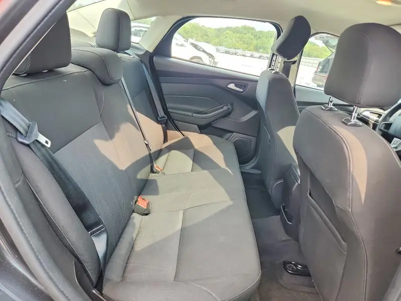 2017 FORD FOCUS SE  