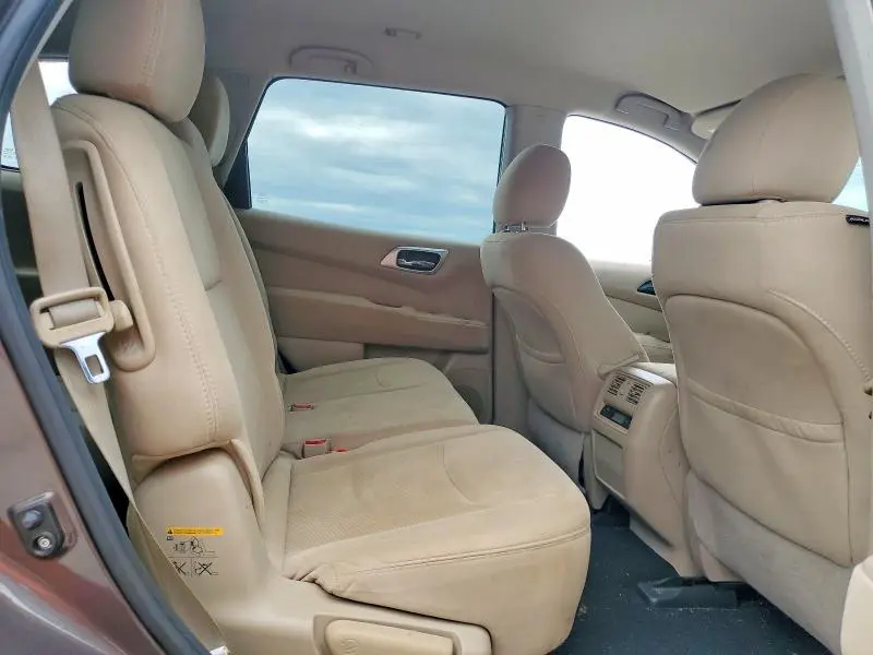 2016 NISSAN PATHFINDER SV  