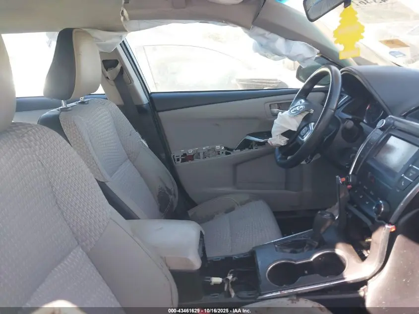 2015 TOYOTA CAMRY SE