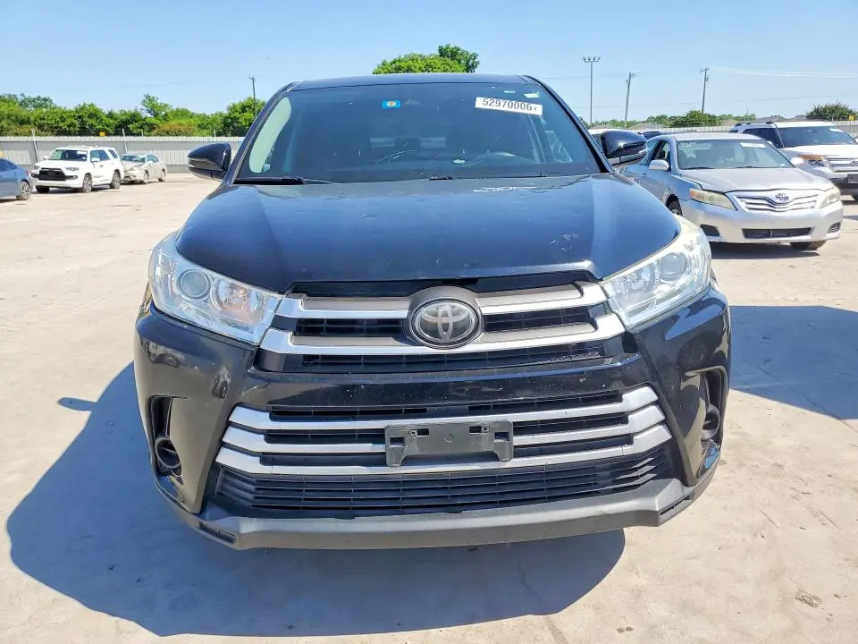 2019 TOYOTA HIGHLANDER LE  