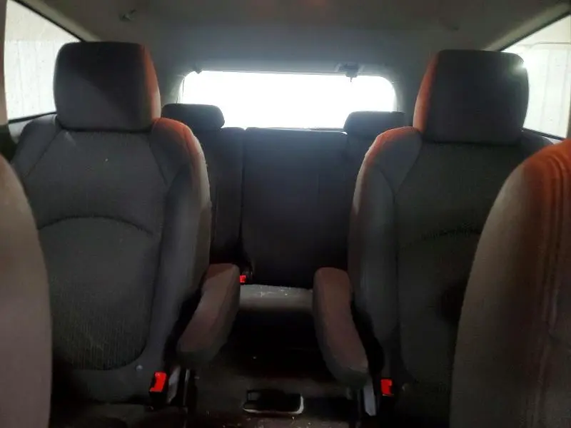 2011 CHEVROLET TRAVERSE LT  