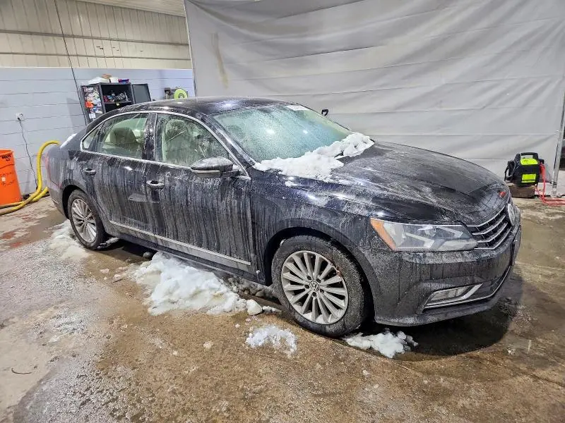 2016 VOLKSWAGEN PASSAT SE  