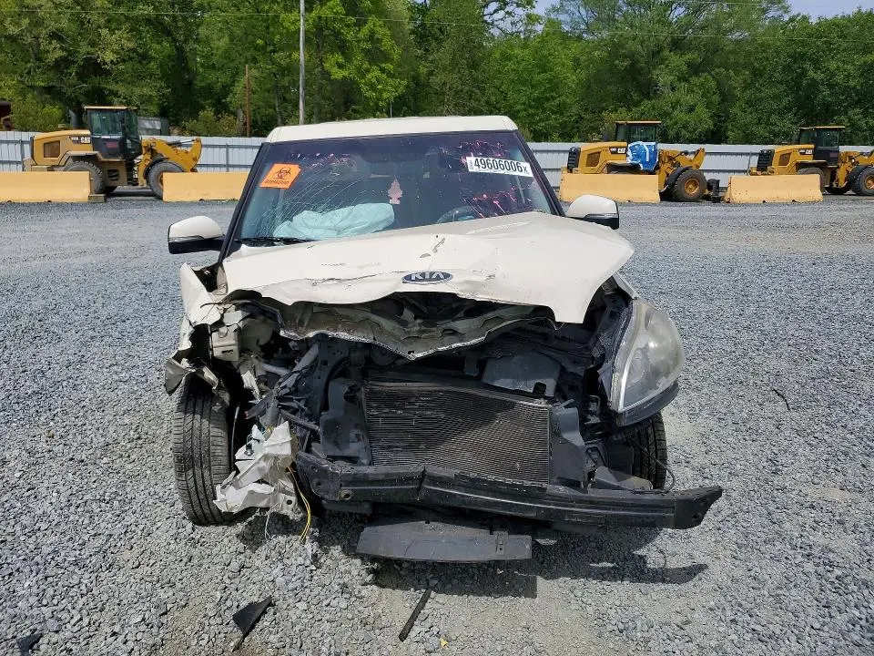 2013 KIA SOUL +  