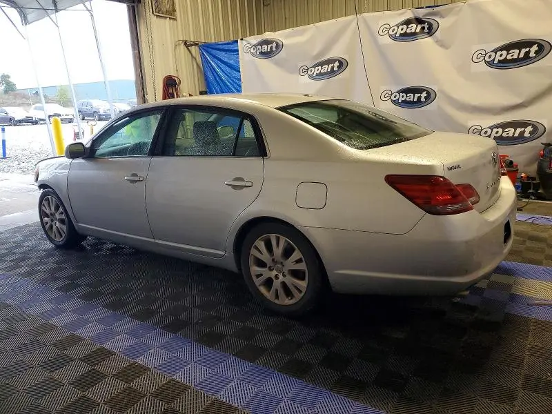 2010 TOYOTA AVALON XL  