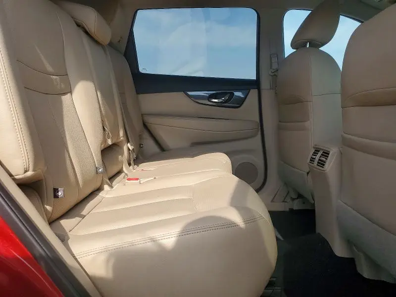 2016 NISSAN ROGUE SL  