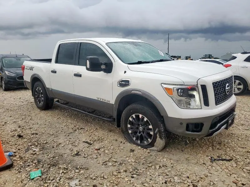2017 NISSAN TITAN SV  