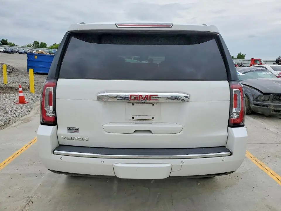 2017 GMC YUKON DENALI  