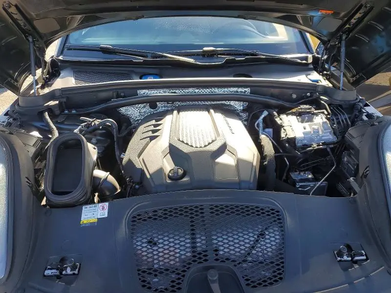 2023 PORSCHE MACAN BASE  