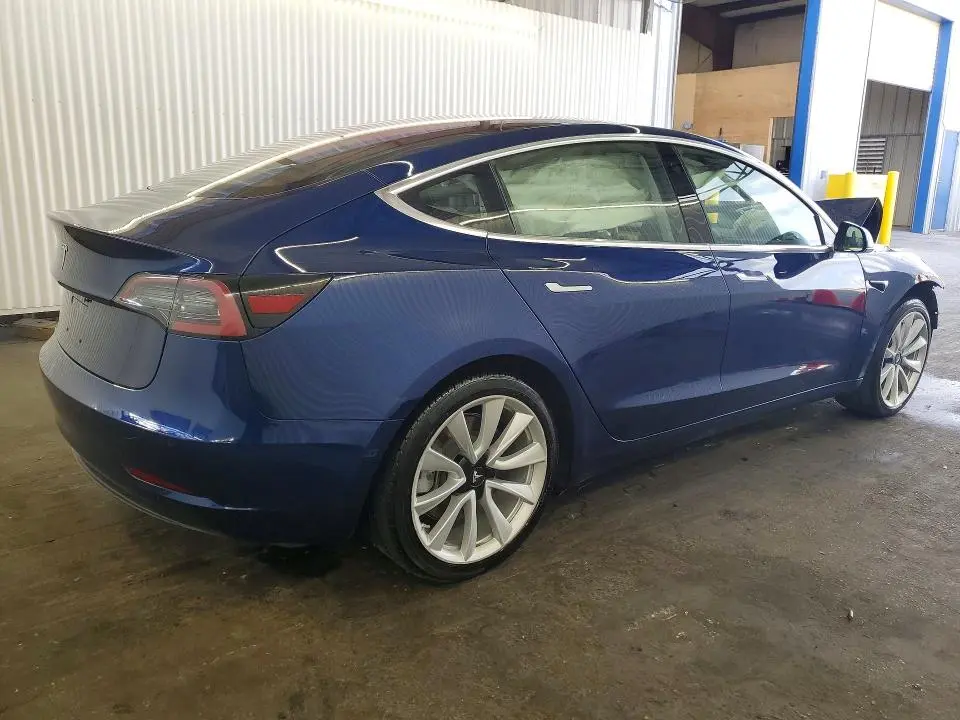2018 TESLA MODEL 3   