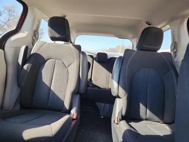 2020 CHRYSLER VOYAGER LX  