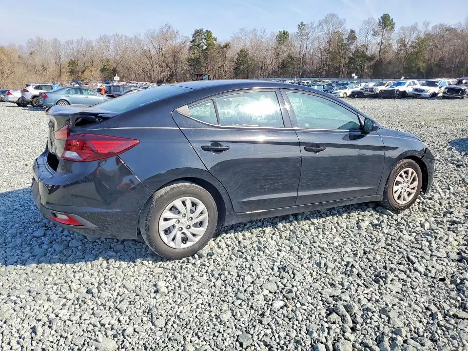 2019 HYUNDAI ELANTRA SE  