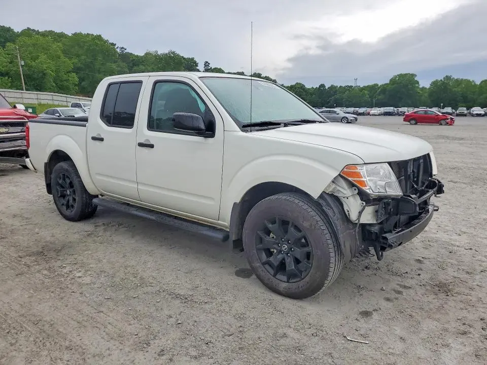 2021 NISSAN FRONTIER SV  
