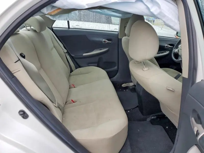 2013 TOYOTA COROLLA BASE  