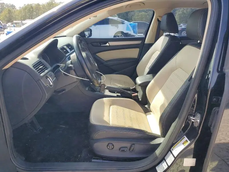 2015 VOLKSWAGEN PASSAT SE  