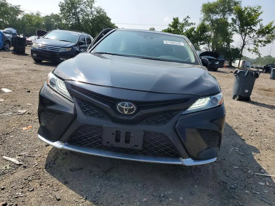 2019 TOYOTA CAMRY SE  