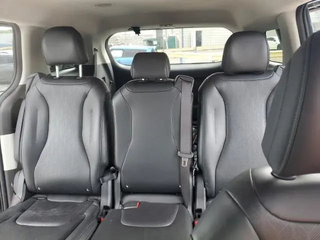 2023 KIA CARNIVAL LX  