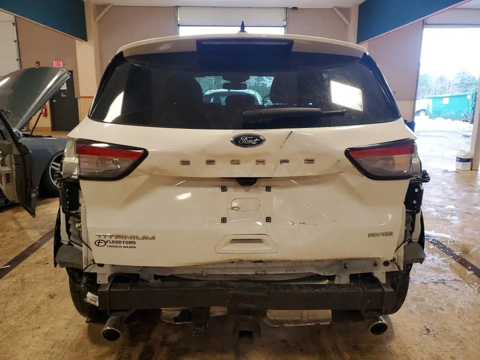 2022 FORD ESCAPE TITANIUM  