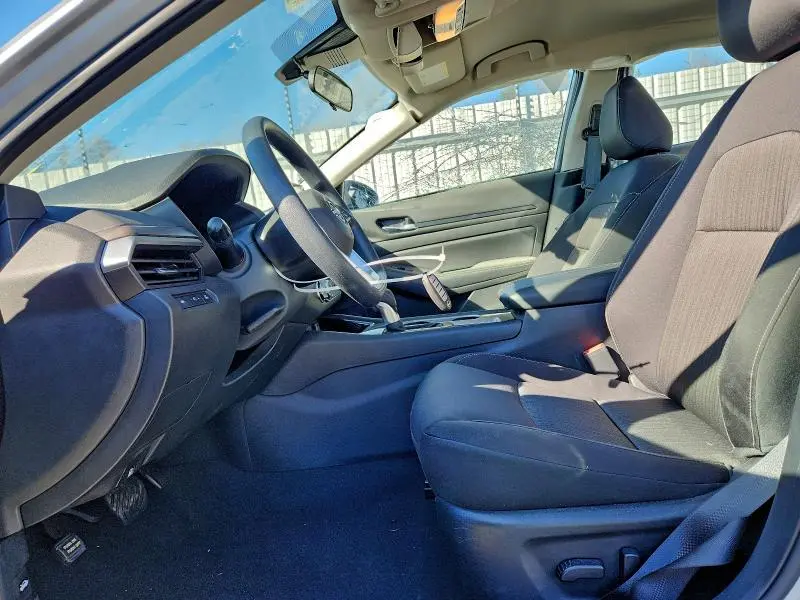 2024 NISSAN ALTIMA SV  