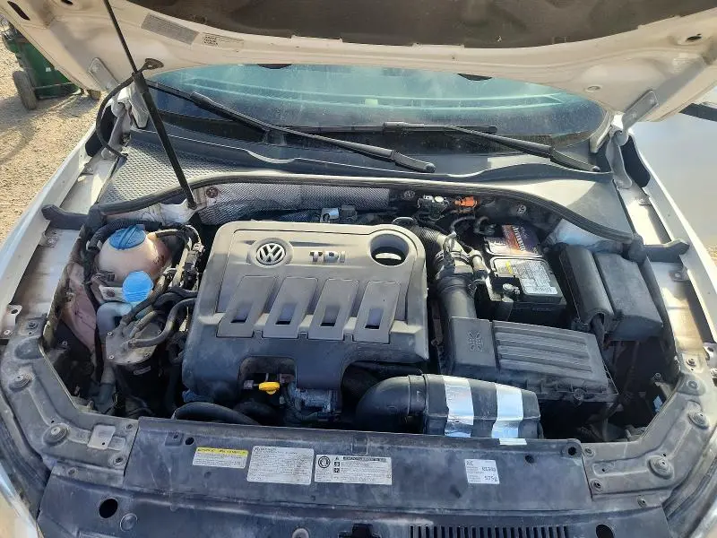 2014 VOLKSWAGEN PASSAT SE  