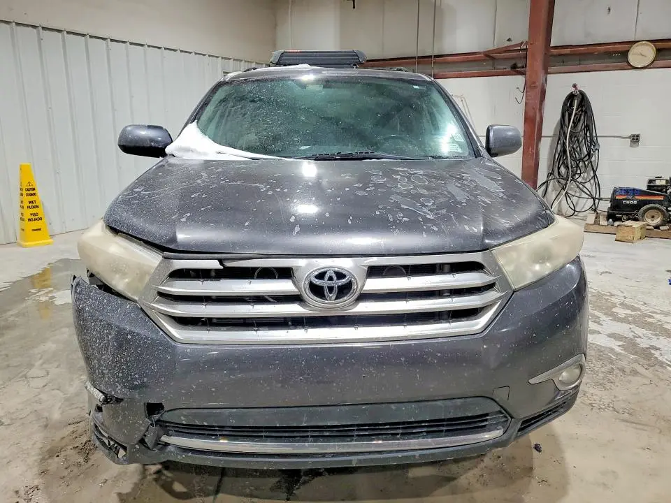 2011 TOYOTA HIGHLANDER BASE  