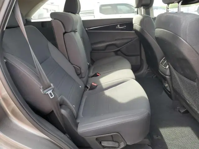 2016 KIA SORENTO LX  