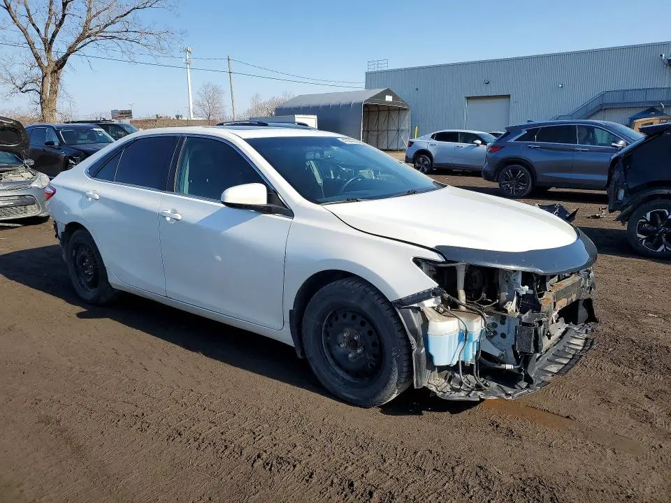 2015 TOYOTA CAMRY LE  