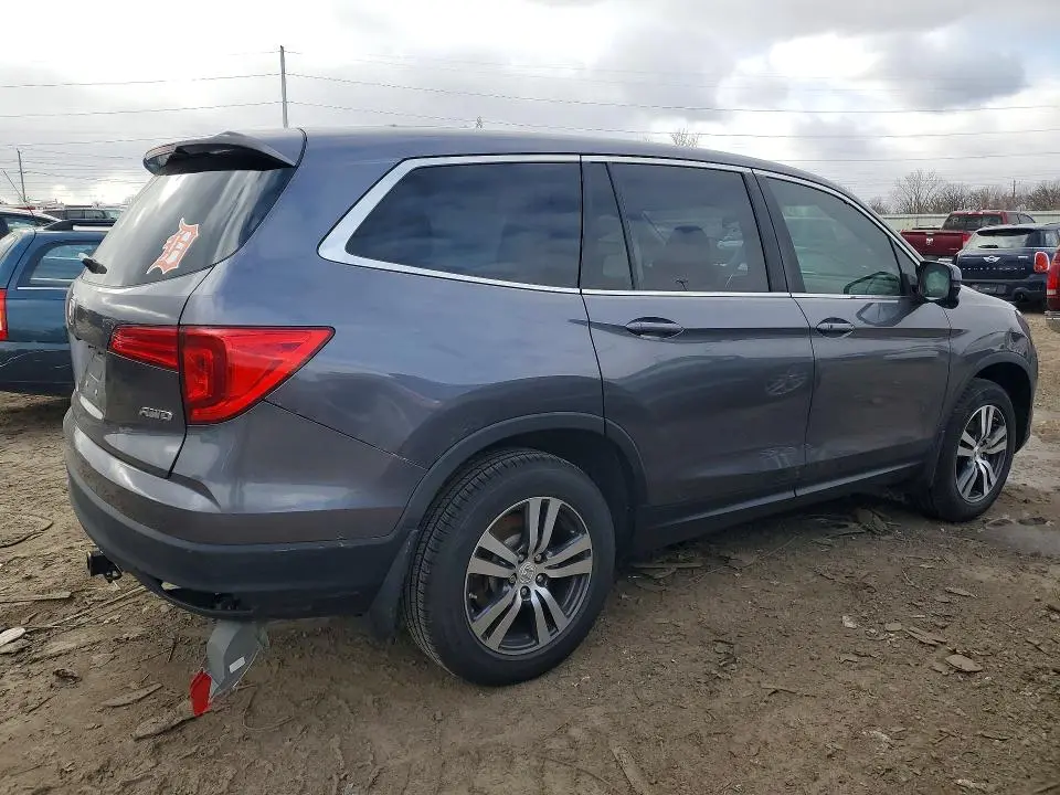 2017 HONDA PILOT EX  