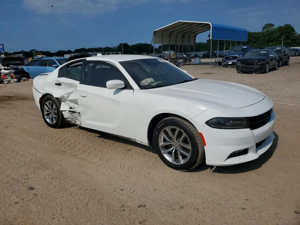 2016 DODGE CHARGER SXT  