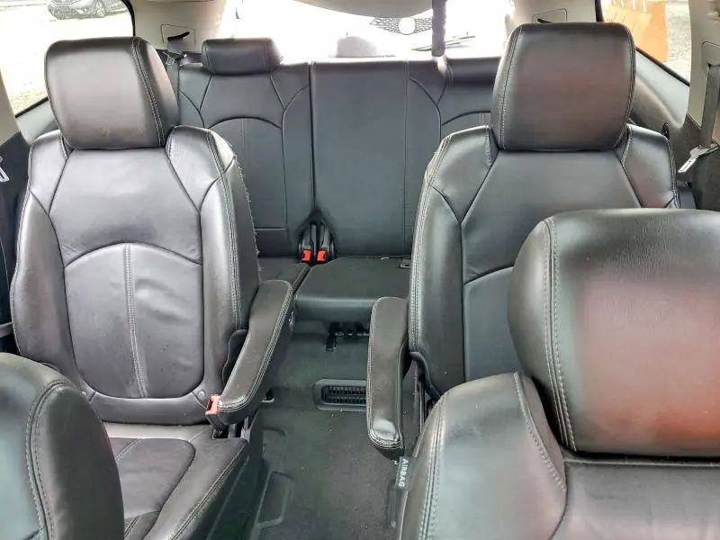 2013 CHEVROLET TRAVERSE LT  