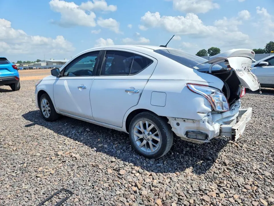 2018 NISSAN VERSA SV  