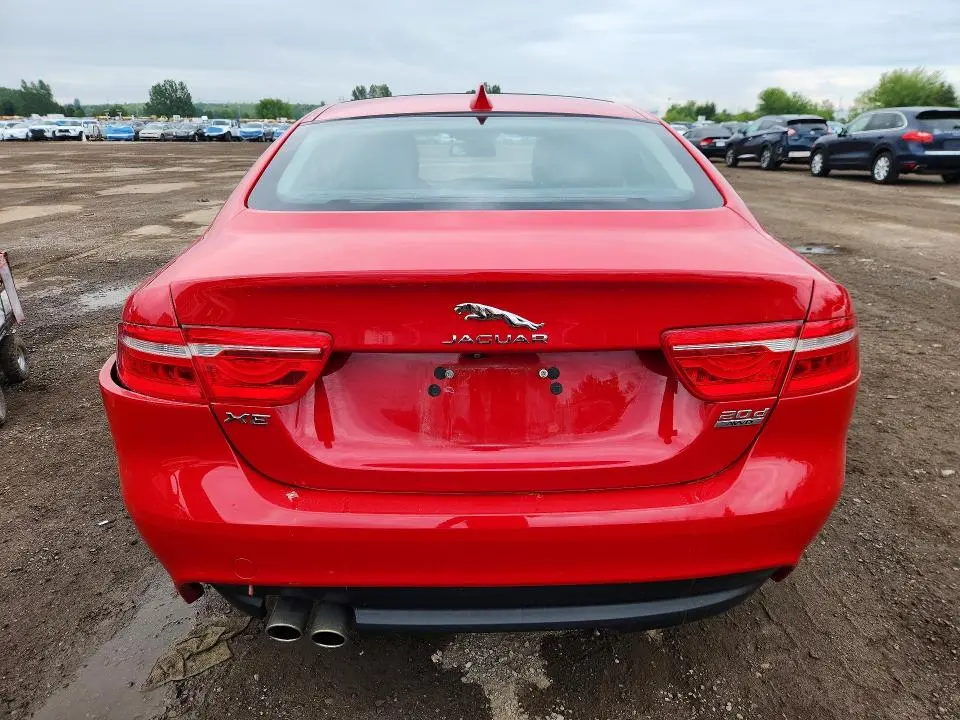 2018 JAGUAR XE PREMIUM  