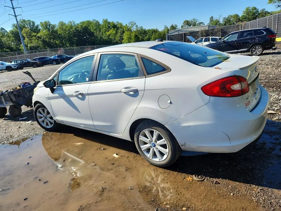 2013 FORD FIESTA SE  