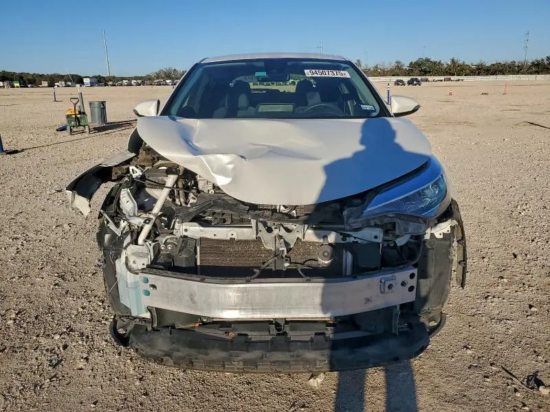 2020 TOYOTA C-HR XLE  