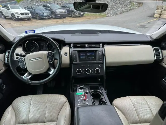2017 LAND ROVER DISCOVERY SE  