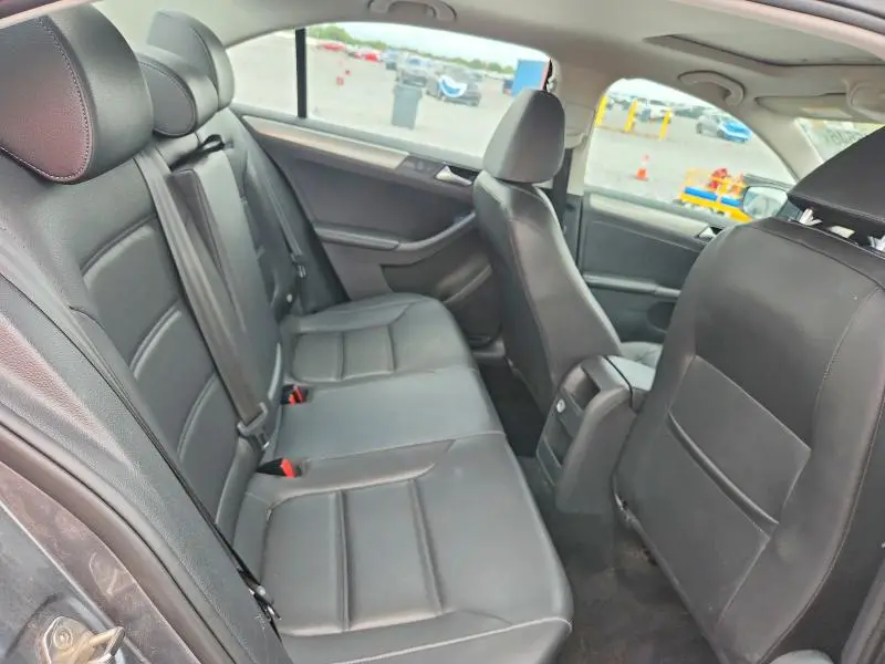 2018 VOLKSWAGEN JETTA SE  
