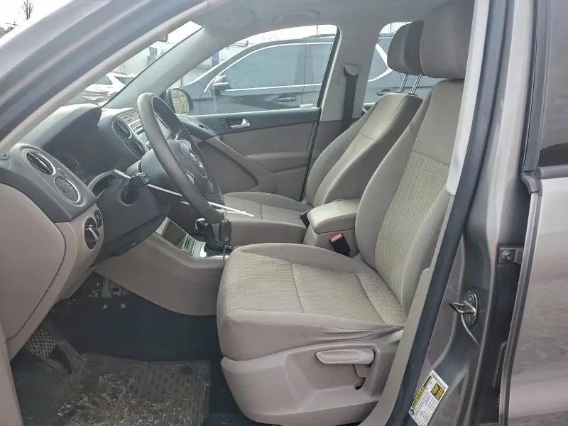 2011 VOLKSWAGEN TIGUAN S  