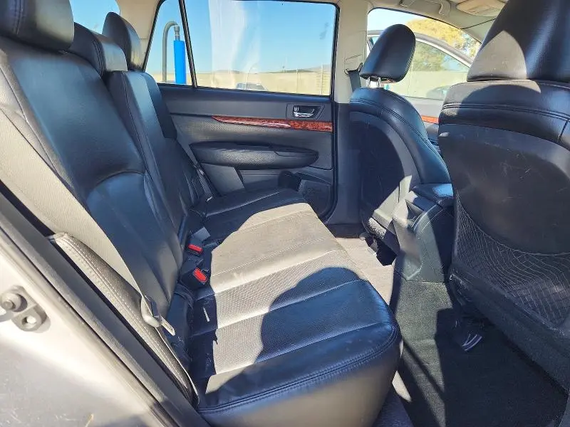 2010 SUBARU OUTBACK 2.5I LIMITED  