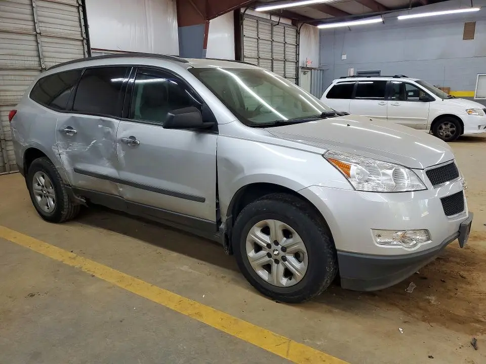 2011 CHEVROLET TRAVERSE LS  
