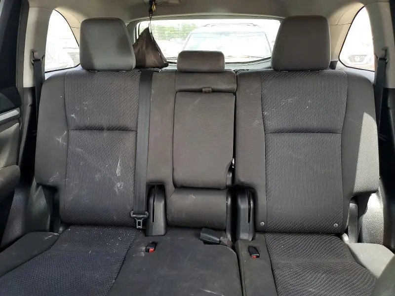 2016 TOYOTA HIGHLANDER LE  