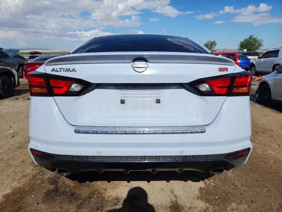 2023 NISSAN ALTIMA SR  