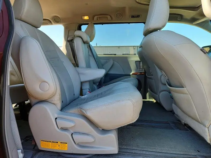 2011 TOYOTA SIENNA XLE 8-PASSENGER  