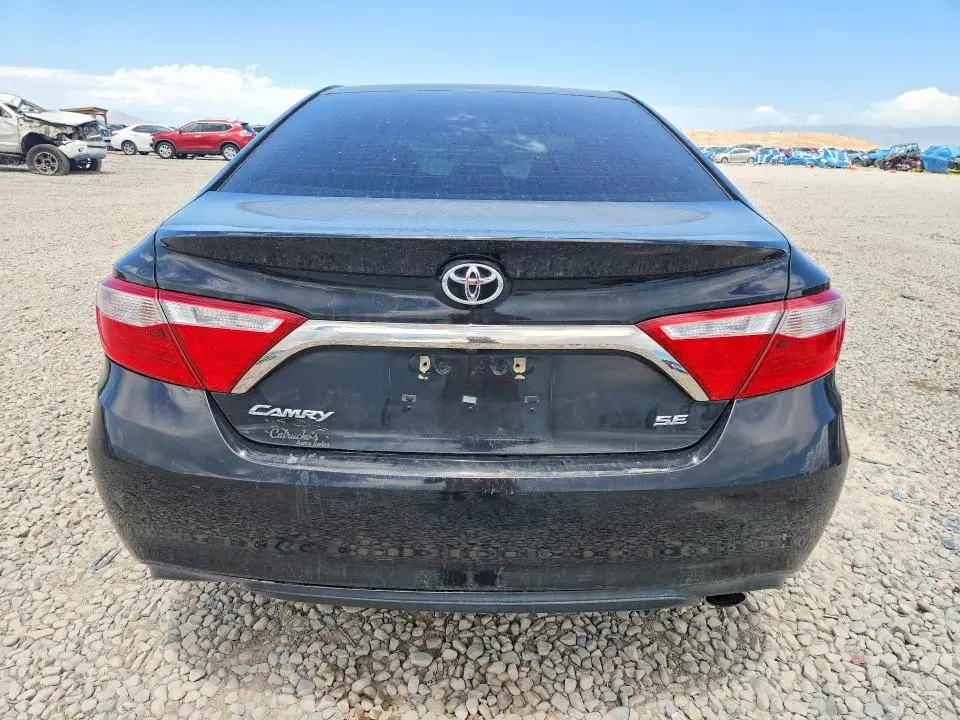 2017 TOYOTA CAMRY SE  