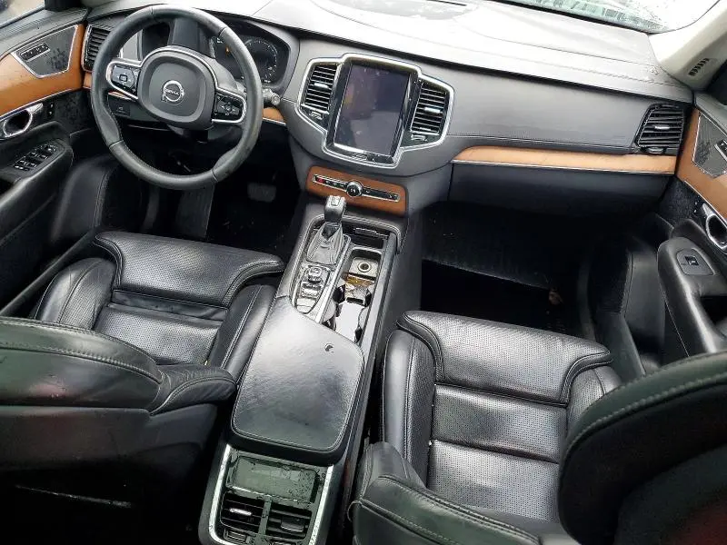 2016 VOLVO XC90 T6  