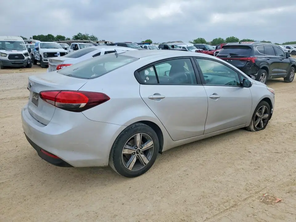 2018 KIA FORTE LX  