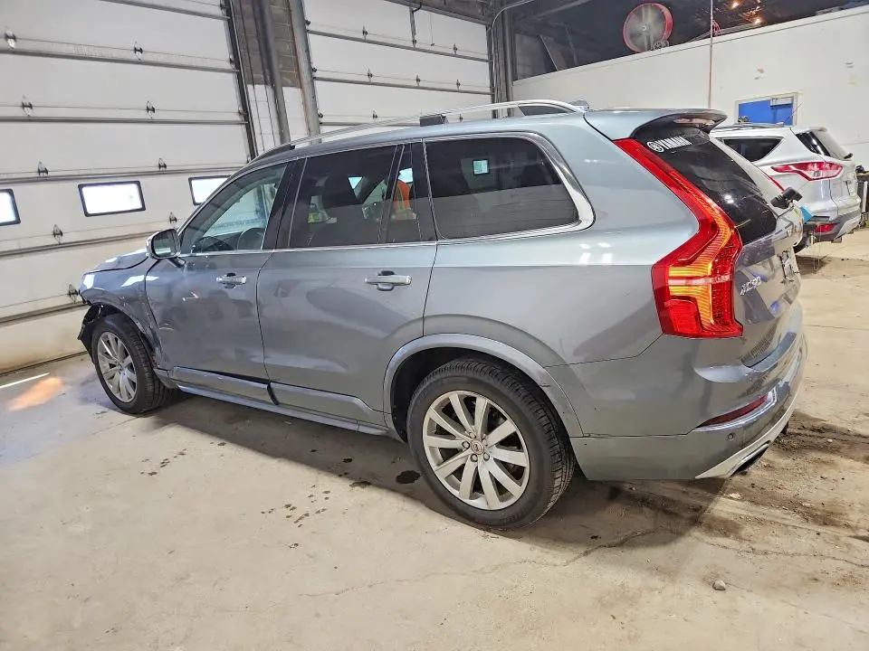 2016 VOLVO XC90 T6  